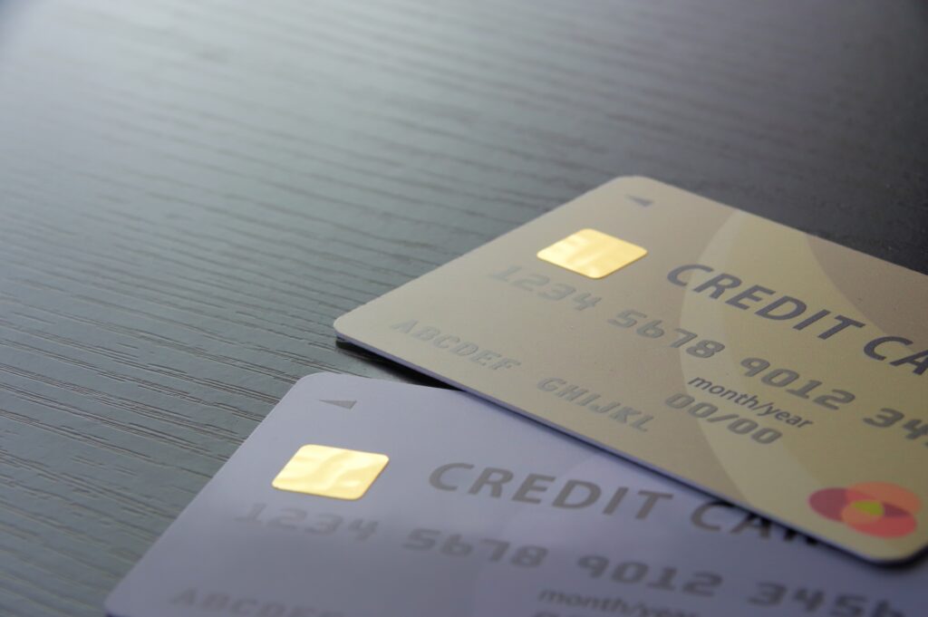 2枚のクレジットカード