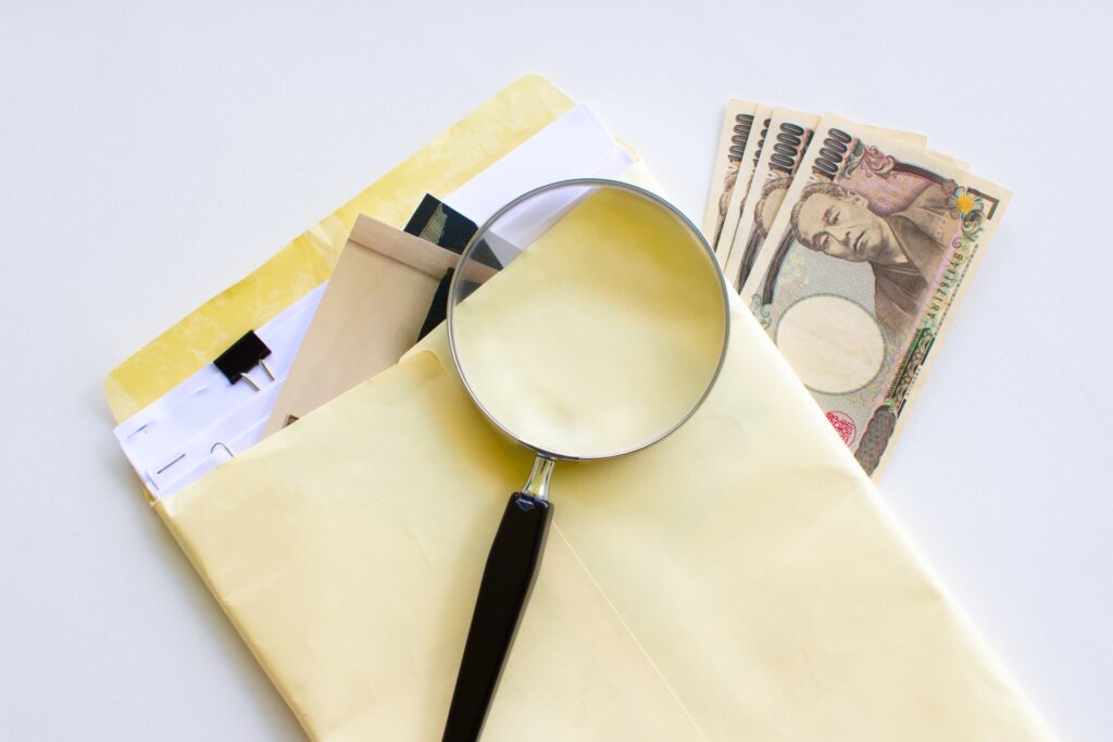 封筒と一万円札